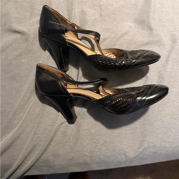 Naturalizer Black T-Strap Pointed Toe Heels with Perforated Detail - Picture 2 of 4